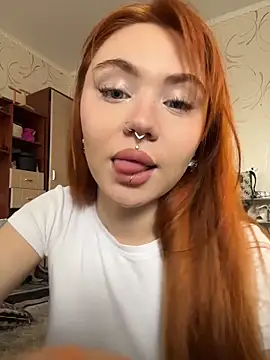 LunaMillie online show from April 24, 2026, 10:39 am