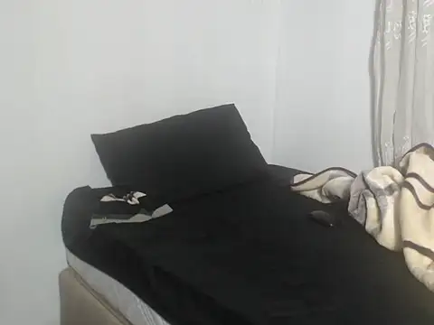 curveydickxx online show from September 13, 2025, 6:08 pm