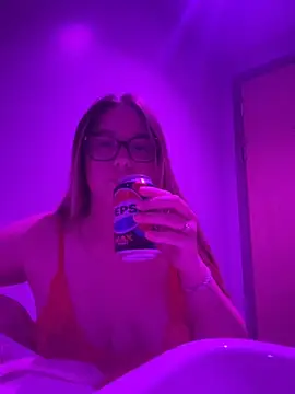EmilyEast online show from September 14, 2025, 2:56 am