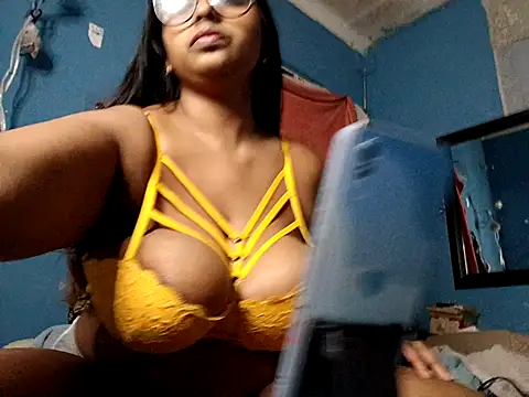 IndianScarlettVixen online show from September 27, 2025, 10:05 pm