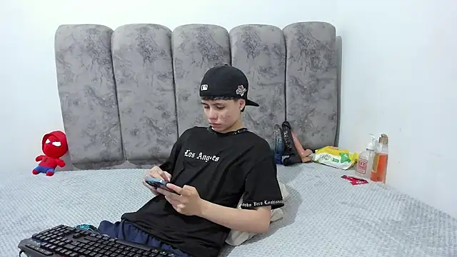 Snapshot of Bruno_Cruzz chatting on June 16, 2026, 2:00 am Bruno Cruzz online show from June 16, 2026, 2:00 am