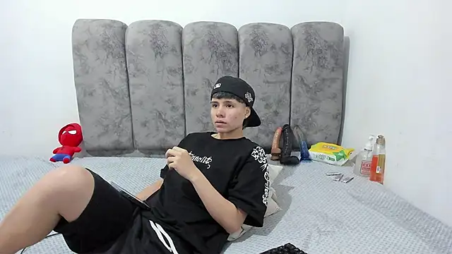 Snapshot of Bruno_Cruzz chatting on June 19, 2026, 2:17 am Bruno Cruzz online show from June 19, 2026, 2:17 am