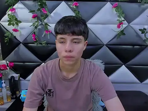 Snapshot of Bruno_Cruzz chatting on November 5, 2025, 2:14 am Bruno Cruzz online show from November 5, 2025, 2:14 am