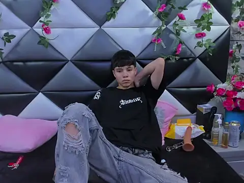 Snapshot of Bruno_Cruzz chatting on November 9, 2025, 5:11 am Bruno Cruzz online show from November 9, 2025, 5:11 am