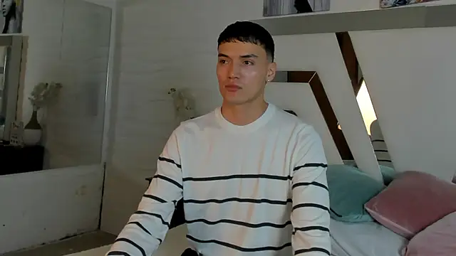 Jacksonflorez online show from September 24, 2025, 7:42 pm