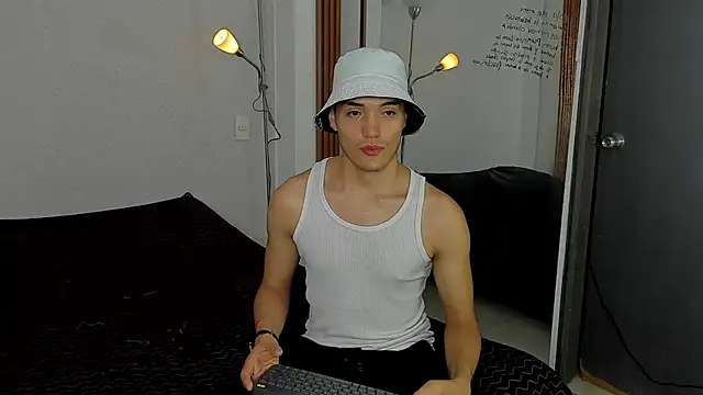 Jacksonflorez online show from September 22, 2025, 6:47 pm