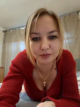 VeroLoverx online show from October 13, 2025, 2:18 pm