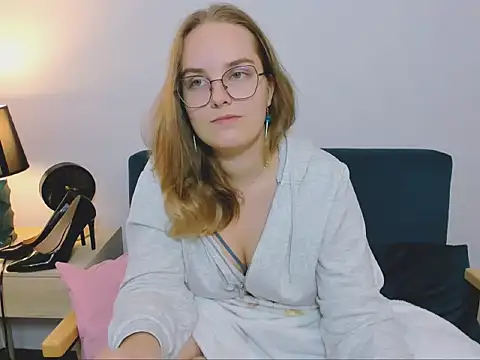 AliceCrazy69 online show from November 20, 2025, 2:40 pm