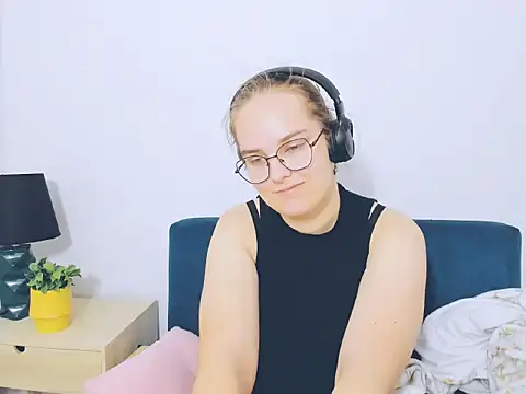 AliceCrazy69 online show from October 11, 2025, 9:43 am