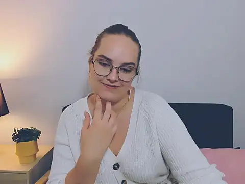 AliceCrazy69 online show from October 13, 2025, 10:06 am