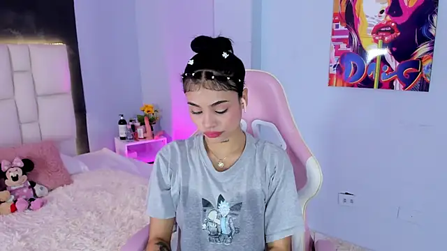 Snapshot of SammyRose_ chatting on October 13, 2025, 7:37 pm SammyRose online show from October 13, 2025, 7:37 pm