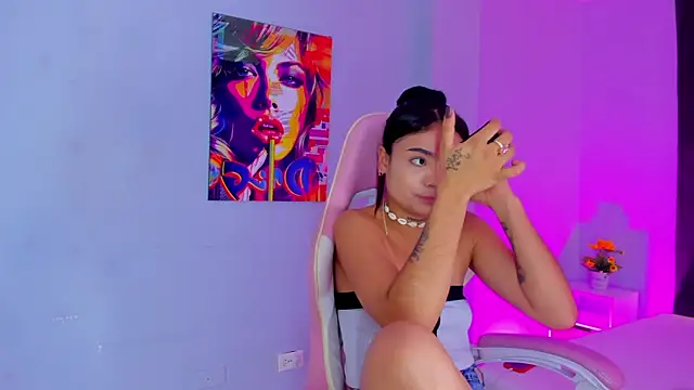 Snapshot of SammyRose_ chatting on November 10, 2025, 7:52 pm SammyRose online show from November 10, 2025, 7:52 pm