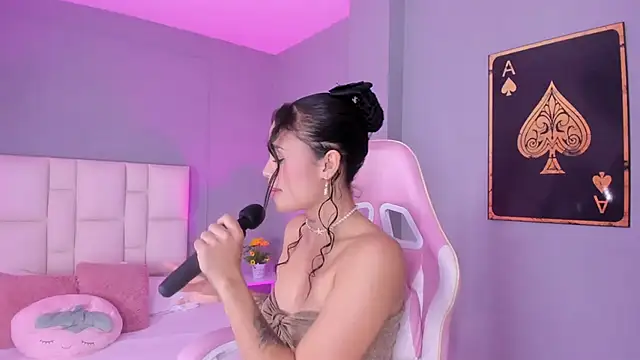 Snapshot of SammyRose_ chatting on March 5, 2026, 6:26 pm SammyRose online show from March 5, 2026, 6:26 pm