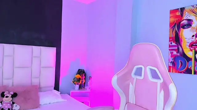 Snapshot of SammyRose_ chatting on November 6, 2025, 8:13 pm SammyRose online show from November 6, 2025, 8:13 pm