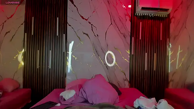 Snapshot of VictoriaDuart chatting on November 3, 2025, 8:56 pm VictoriaDuart online show from November 3, 2025, 8:56 pm