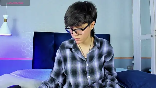 Snapshot of Tsuki_Maru chatting on November 2, 2025, 8:14 pm Tsuki Maru online show from November 2, 2025, 8:14 pm