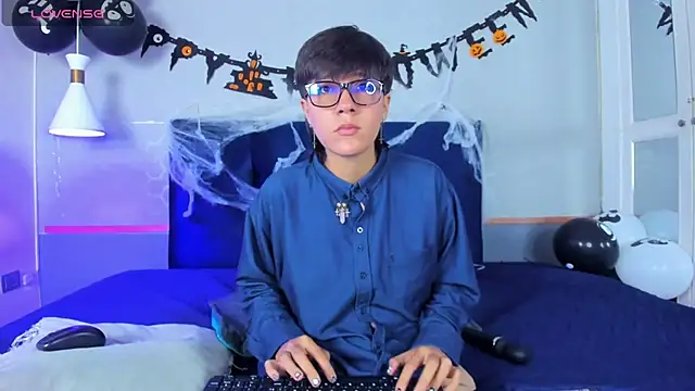 Snapshot of Tsuki_Maru chatting on October 16, 2025, 8:39 pm Tsuki Maru online show from October 16, 2025, 8:39 pm