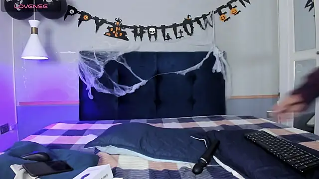 Snapshot of Tsuki_Maru chatting on October 19, 2025, 7:38 pm Tsuki Maru online show from October 19, 2025, 7:38 pm