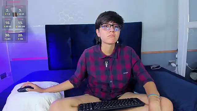 Snapshot of Tsuki_Maru chatting on October 9, 2025, 8:31 pm Tsuki Maru online show from October 9, 2025, 8:31 pm