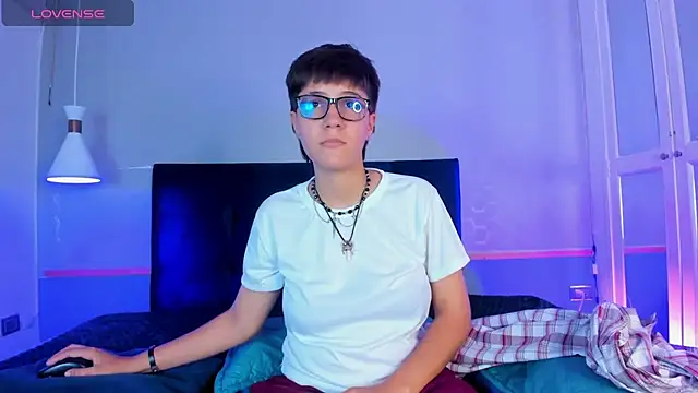 Snapshot of Tsuki_Maru chatting on November 13, 2025, 8:02 pm Tsuki Maru online show from November 13, 2025, 8:02 pm