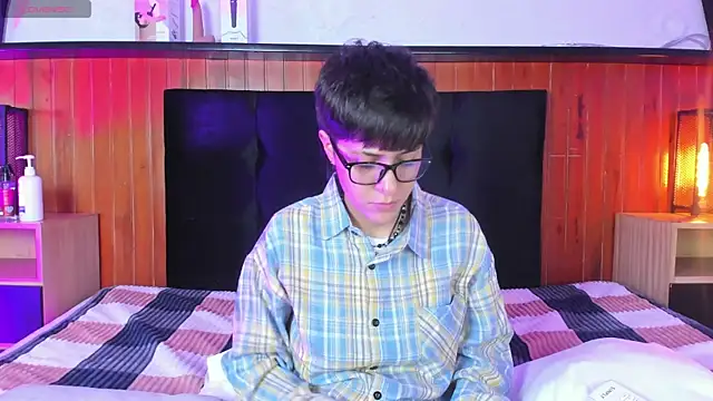 Snapshot of Tsuki_Maru chatting on November 22, 2025, 2:05 pm Tsuki Maru online show from November 22, 2025, 2:05 pm