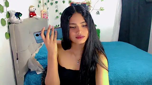Chiara latina online show from October 3, 2025, 11:39 pm