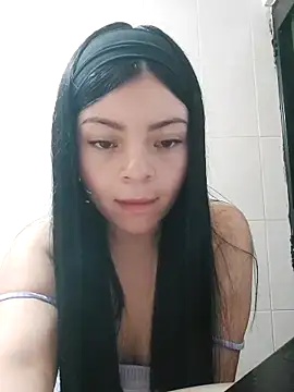 LunaJacobs online show from November 25, 2025, 11:37 pm