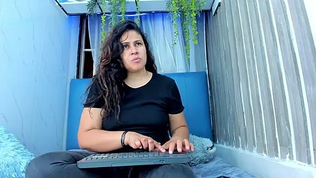 Snapshot of Jessybrownn chatting on September 13, 2025, 4:34 am Jessybrownn online show from September 13, 2025, 4:34 am