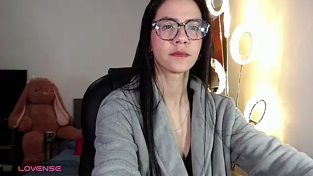 Ashley olivares online show from November 8, 2025, 7:28 pm