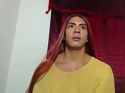 Coral Santana x online show from December 16, 2025, 4:11 pm