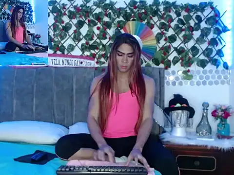 Snapshot of Coral_Santana_x chatting on October 14, 2025, 3:01 pm Coral Santana x online show from October 14, 2025, 3:01 pm