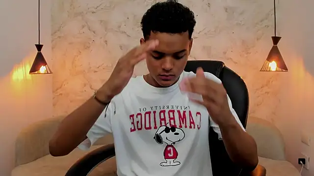 Valentino Thompson online show from November 10, 2025, 8:14 pm