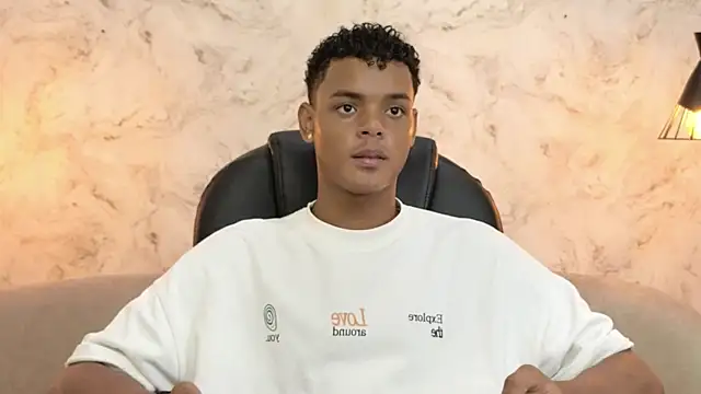 Valentino Thompson online show from October 9, 2025, 8:09 pm