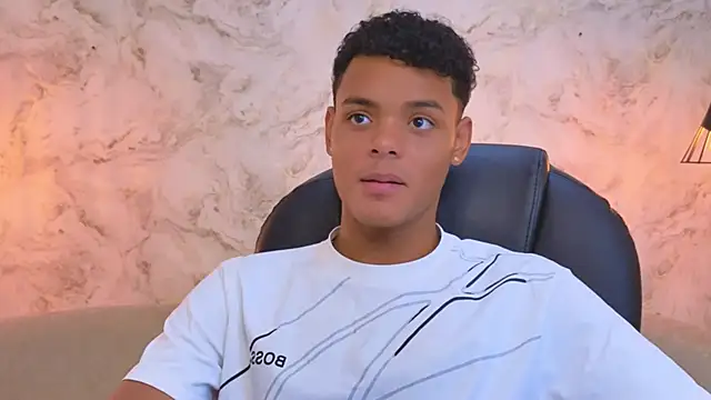 Valentino Thompson online show from October 10, 2025, 8:09 pm