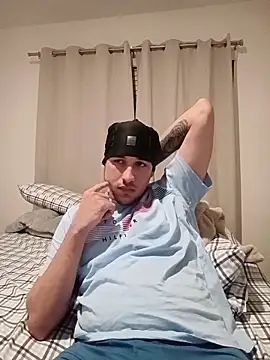 Snapshot of Jadriel23 chatting on December 19, 2025, 12:14 am Jadriel23 online show from December 19, 2025, 12:14 am