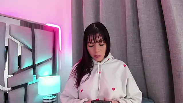 valeria saenz  online show from June 15, 2026, 3:07 am