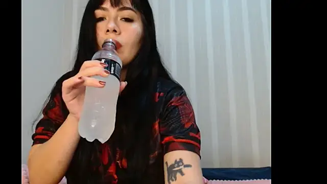 Snapshot of ingridequinti chatting on November 2, 2025, 1:32 am ingridequinti online show from November 2, 2025, 1:32 am