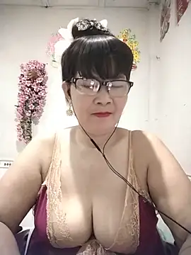 Snapshot of Ki_xxx chatting on May 17, 2026, 1:33 pm Ki xxx online show from May 17, 2026, 1:33 pm