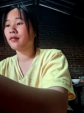 ALIENHR38 online show from October 18, 2025, 12:45 am