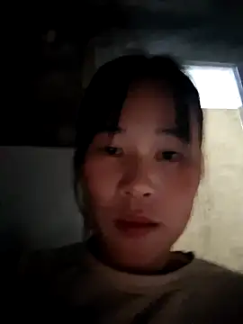 ALIENHR38 online show from October 8, 2025, 1:23 pm