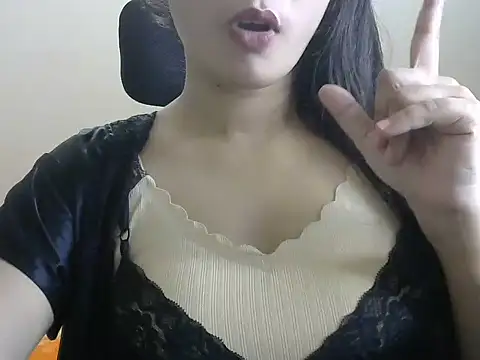 Snapshot of SexyNeylar chatting on January 19, 2026, 2:10 pm SexyNeylar online show from January 19, 2026, 2:10 pm