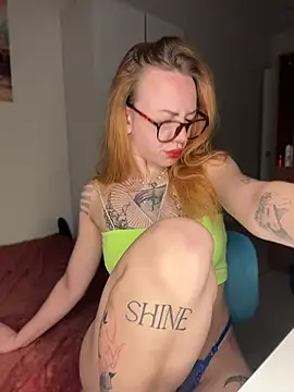 Snapshot of Amore_Mia_ chatting on July 29, 2026, 1:05 am Amore Mia online show from July 29, 2026, 1:05 am