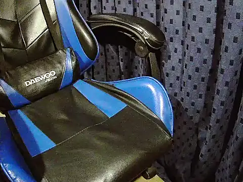 Snapshot of Mandrake_N chatting on November 3, 2025, 12:31 pm Mandrake N online show from November 3, 2025, 12:31 pm