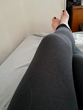 claradominafeet0 online show from January 14, 2026, 2:20 pm