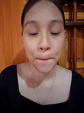 Snapshot of ChiecumBae chatting on October 4, 2025, 12:45 am ChiecumBae online show from October 4, 2025, 12:45 am