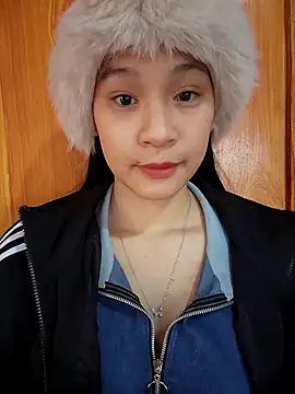 Snapshot of ChiecumBae chatting on December 2, 2025, 1:50 am ChiecumBae online show from December 2, 2025, 1:50 am