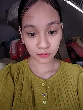 Snapshot of ChiecumBae chatting on September 24, 2025, 2:40 am ChiecumBae online show from September 24, 2025, 2:40 am