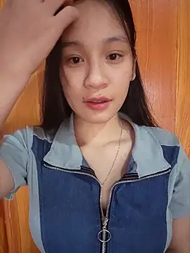 Snapshot of ChiecumBae chatting on November 12, 2025, 8:40 am ChiecumBae online show from November 12, 2025, 8:40 am