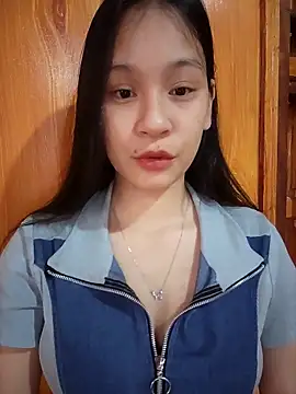 Snapshot of ChiecumBae chatting on November 18, 2025, 1:21 am ChiecumBae online show from November 18, 2025, 1:21 am