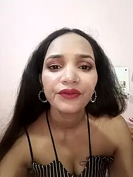 Snapshot of queen_lizaa chatting on November 12, 2025, 4:22 pm queen lizaa online show from November 12, 2025, 4:22 pm